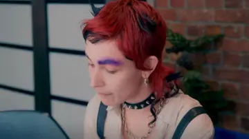 Shaanfashionz Met­al Spike Chok­er worn by Sophie Gouk as seen in Glow Up: Britain's Next Make-Up Star (S04E01)