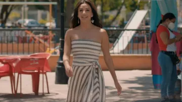 Irena Swim Rodas Top Black Stripes et jupe Creta portée par Eva Longoria vue dans Eva Longoria: À la recherche du Mexique (S01E02)