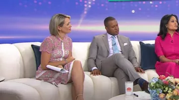 Alexis Rustikan Vestido usado por Dylan Dreyer como se ve en Today el 3 de julio de 2023
