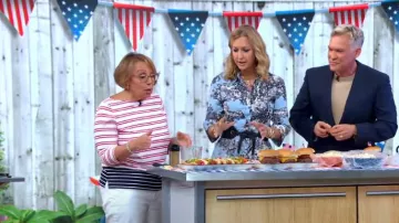 Talbots Authentic Talbots Tee usada por Barbara Costello como se ve en Good Morning America el 3 de julio de 2023