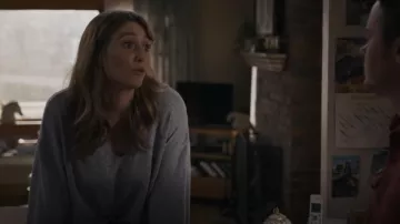 Montagut Short Cash­mere Sweater With Pocket worn by Marybeth Pickett (Julianna Guill) as seen in Joe Pickett (S02E06)