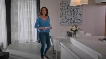 Rag & Bone Cate Skinny Jeans worn by Tully Hart (Katherine Heigl) as seen in Firefly Lane (S02E16)