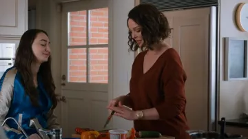Vince Weekend V Neck Cashmere Sweater worn by Tully Hart (Katherine Heigl) as seen in Firefly Lane (S02E16)