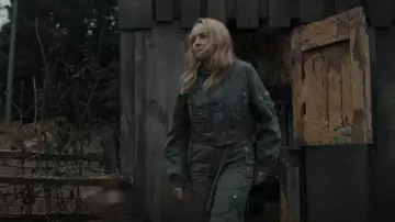 Helmut Lang Paperbag Pants worn by Villanelle (Jodie Comer) as seen in Killing Eve (S04E08)