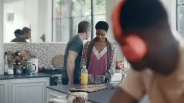 Zadig & Voltaire Christy Silk Camisole in pink worn by Marsha Nelson-Smith (Christine Adams) in Hijack (S01E01)