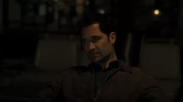 Veste en daim en dentelle Reiss portée par Mickey Haller (Manuel Garcia-Rulfo) vue dans The Lincoln Lawyer (S01E07)