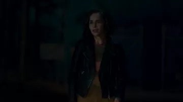 Allsaints Dalby Leather Biker Jacket porté par G’iah (Emilia Clarke) comme on le voit dans Secret Invasion (S01E03)