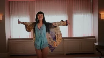 Cosabella Romper portée par Nikki (Christin Park) vue dans Reginald le vampire (S01E07)