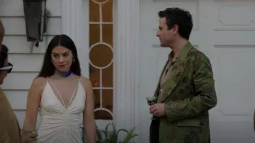 Significativo Otro vestido de Sassari usado por Vida Perez Prescott (Lorenza Izzo) como se ve en Panhandle (S01E07)