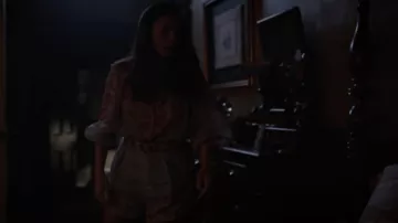 Zimmermann Andie Tuck Pantalones cortos usados por Vida Perez Prescott (Lorenza Izzo) como se ve en Panhandle (S01E07)