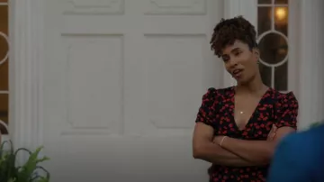 Staud Milla Vestido usado por Cammie Lorde (Tiana Okoye) como se ve en Panhandle (S01E07)