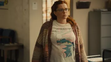 Denim Forum Le vieux t-shirt préféré porté par Hannah (Rachel Bloom) vu dans Reboot (S01E06)