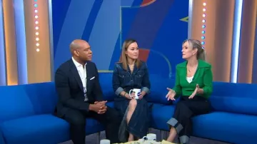 Valentino Spread-Collar Silk Top worn by Jennifer Ashton as seen in Good Morning America on July 7, 2023