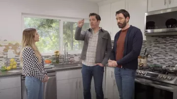 Mango Checkered Black & White Jacket worn by Emma Roberts as seen in Celebrity IOU (S06E08)