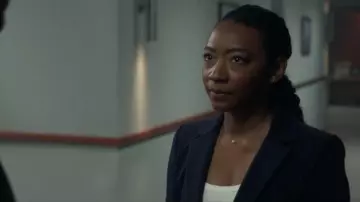 Teoría Carissa Blazer usada por Elizabeth Wright (Betty Gabriel) como se ve en Tom Clancy's Jack Ryan (S04E02)