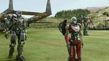 Moto Ducati 916 dans le rôle d’Arcee Autobot (Liza Koshy) dans Transformers: Rise of the Beasts
