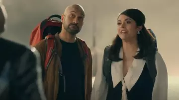 Schott NYC Suede Schott Bomber Jacket porté par Josh Skinner (Keegan-Michael Key) comme on le voit dans Schmigadoon! (S02E04)