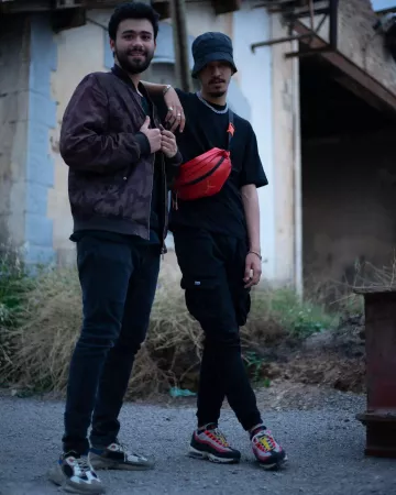 Bolso bandolera Jordan en rojo usado por ALI D en su cuenta de Instagram @forealid