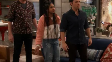 Nordstrom Colorblock Faux Shearling Pullover worn by Millicent (Jaidyn Triplett) as seen in iCarly (S03E08)