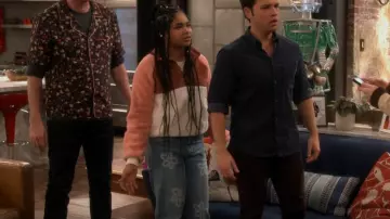 Nordstrom Colorblock Faux Shearling Pullover worn by Millicent (Jaidyn Triplett) as seen in iCarly (S03E08)