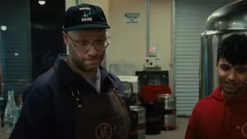 Casquette Brain Dead Toadman 6 Panel portée par Will (Seth Rogen) comme on le voit dans Platonic (S01E10)