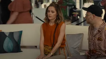 Clare V. Midi Sac Bag Jaguar Camel worn by Sylvia (Rose Byrne) as seen in Platonic (S01E10)