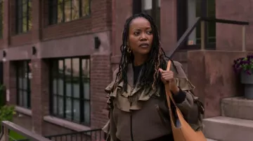 Cinq A Sept Leia Chaqueta usada por Marcus Samuelsson (Brittany Caswell) como se ve en Run the World (S02E08)