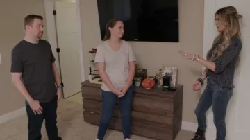 AG Jeans The Farrah High Waist Ankle Skinny Jeans porté par Christina El Moussa vu dans Christina on the Coast (S05E06)