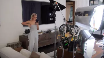 Skims Fleece Pants worn by Kim Kardashian as seen in The Kardashians (S03E08)