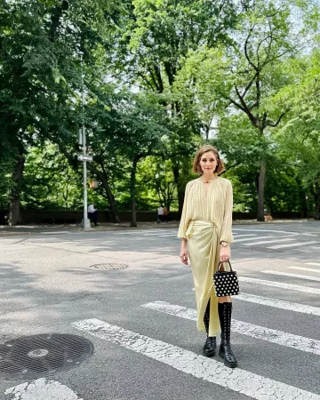 Gianvito Rossi Martis Bottes portées par Olivia Palermo à New York sur son post Instagram le 20 juin 2023