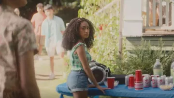 Lucky Brand Mid Rise Ava Short usado por Isabella LaRue (Lexi Underwood) como se ve en Cruel Summer (S02E06)