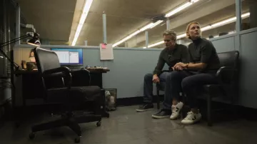 Veja sneakers worn by Sam (Claire Danes) in Full Circle (S01E02)