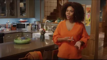 Lafayette 148 New York Women's V-Neck Cashmere Sweater worn by Candace Murchison (Regina Hall) as seen in The Best Man: The Final Chapters (S01E06)