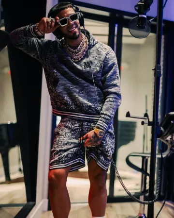 Amiri Grey Space Dyed Bandana Knit Shorts worn by Anuel AA on his Instagram account @anuel
