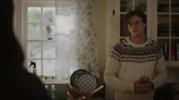 L.L.Bean Signature Cotton Fisherman Sweater worn by Conrad (Christopher Briney) as seen in The Summer I Turned Pretty (S02E03)