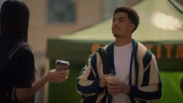 Zara Cardigan à rayures verticales porté par Andre Johnson, Jr. (Marcus Scribner) vu dans grown-ish (S06E03)