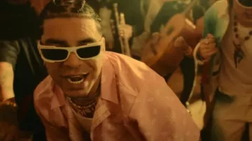 Gafas de sol Versace White Shield Medusa Biggie usadas por Ryan Castro en QUEMA ???? (Video Oficial) con Peso Pluma