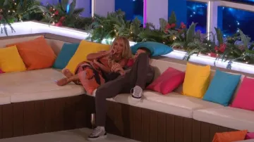 Boohoo Ruched Mesh Tropical Print Maxi Falda usada por Abi Moores como se ve en Love Island (S10E42)