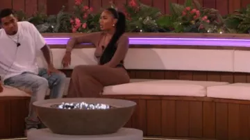 Skims Soft Lounge Rib Long Sleeve Vestido usado por Ella Thomas como se ve en Love Island (S10E42)