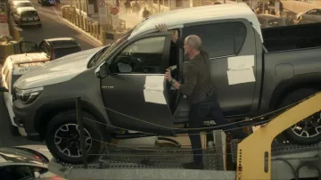 Montre portée par Mike November (Michael Kelly) vue dans Tom Clancy’s Jack Ryan (S04E06)