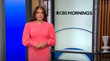Vestido incomparable de Trina Turk usado por Michelle Miller como se ve en CBS Mornings el 18 de julio de 2023