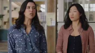 Equipment Sig­na­ture Star Shirt worn by Shannon Ross (Nicole Power) as seen in Strays (S02E10)