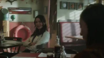 Zara Tex­tured Dou­ble Breast­ed Blaz­er worn by Bess Marvin (Maddison Jaizani) as seen in Nancy Drew (S04E08)