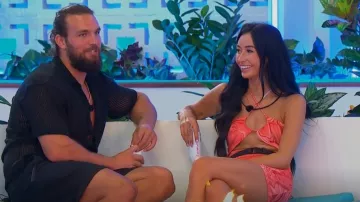 Shein Bodycon Robe portée par Jasmine Sklavanitis vue dans Love Island (S05E01)