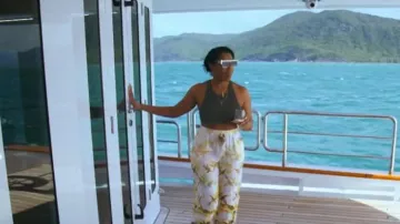 AE Super High-Waisted Cargo Wide-Leg worn by Carmen as seen in Below Deck Down Under (S02E01)