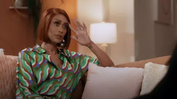 Blusa Zara Geo Print usada por Tami Roman como se ve en Caught in the Act: Unfaithful (S02E02)