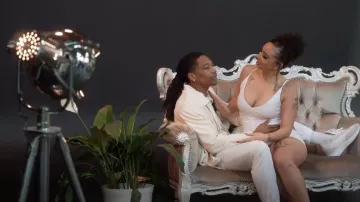 Kirnapci Cami Sleeveless Sexy Ruched Dress usado por Shella como se ve en Caught in the Act: Unfaithful (S02E02)