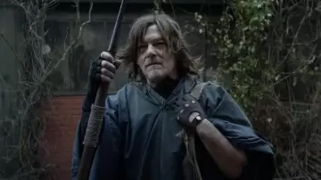 Leather Fingerless gloves worn by Daryl Dixon (Norman Reedus) as seen in The Walking Dead: Daryl Dixon (Season 1)