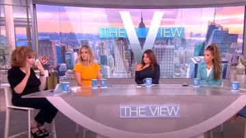 Sandales à plateforme en cuir G imbriquées Gucci portées par Joy Behar dans The View le 21 juillet 2023