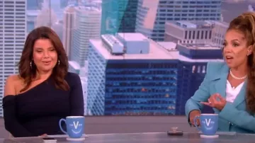 Jason Wu One-Shoulder Ruched Jersey Midi-Dress usado por Ana Navarro como se ve en The View el 21 de julio de 2023